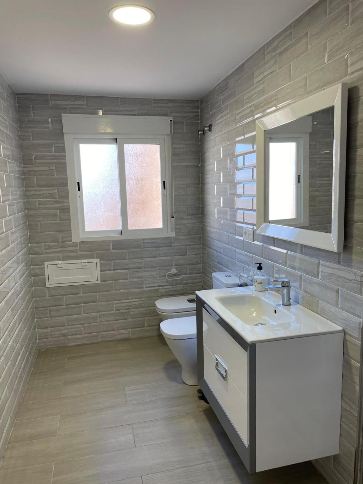 A Un Paso Del Centro De Apartament Grenada